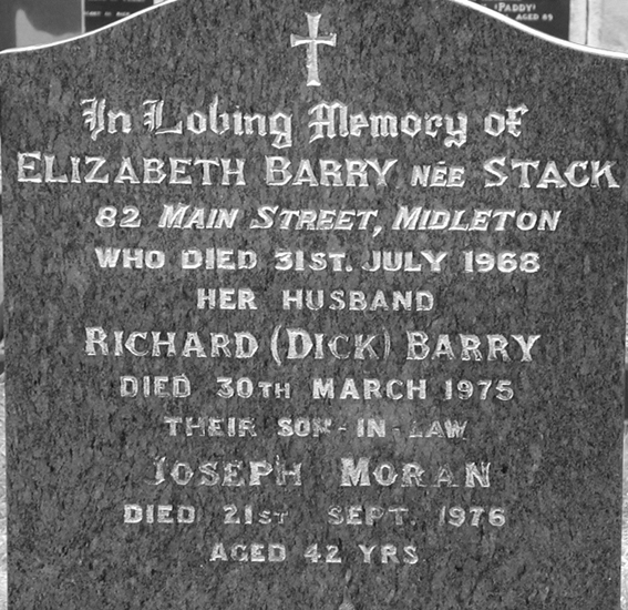 Barry, Elizabeth (nee Stack) and Richard (Dick, Joseph Moran.jpg 233.3K